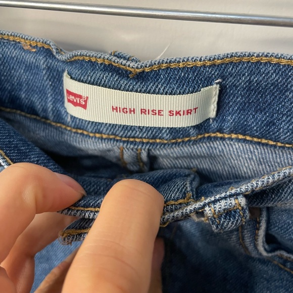 LEVI'S HIGH RISE GIRLS Stretch Slight A Line Raw Hem Skirt Sz 8 - Picture 2 of 4